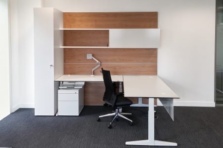 HK Executive Workwall with sit stand desk with storage